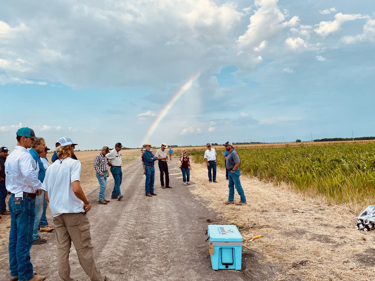 Maybe this means rain??? Either way <a href="/FE_CalebGing/">Caleb Ging - FE</a> and I are enjoying learning and meeting with local growers at the <a href="/stilesfarm/">StilesFarmFoundation</a> Field Day! 🌈🌽👩🏼‍🌾