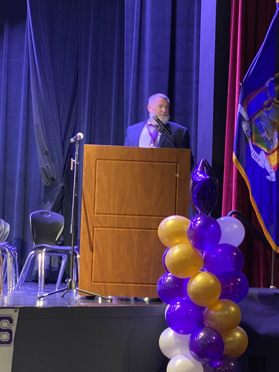 mslaurasays's tweet photo. Congratulations to the @IslipCRES 5th graders!
Amazing event, as always,@j_cameronjr You inspire our students to persevere, learn from their failures and be the best that they can be! @IslipUFSD #IslipPride #IslipRising #BOETrustee #SuccessAtCRES https://t.co/wTHx0m4IFo
