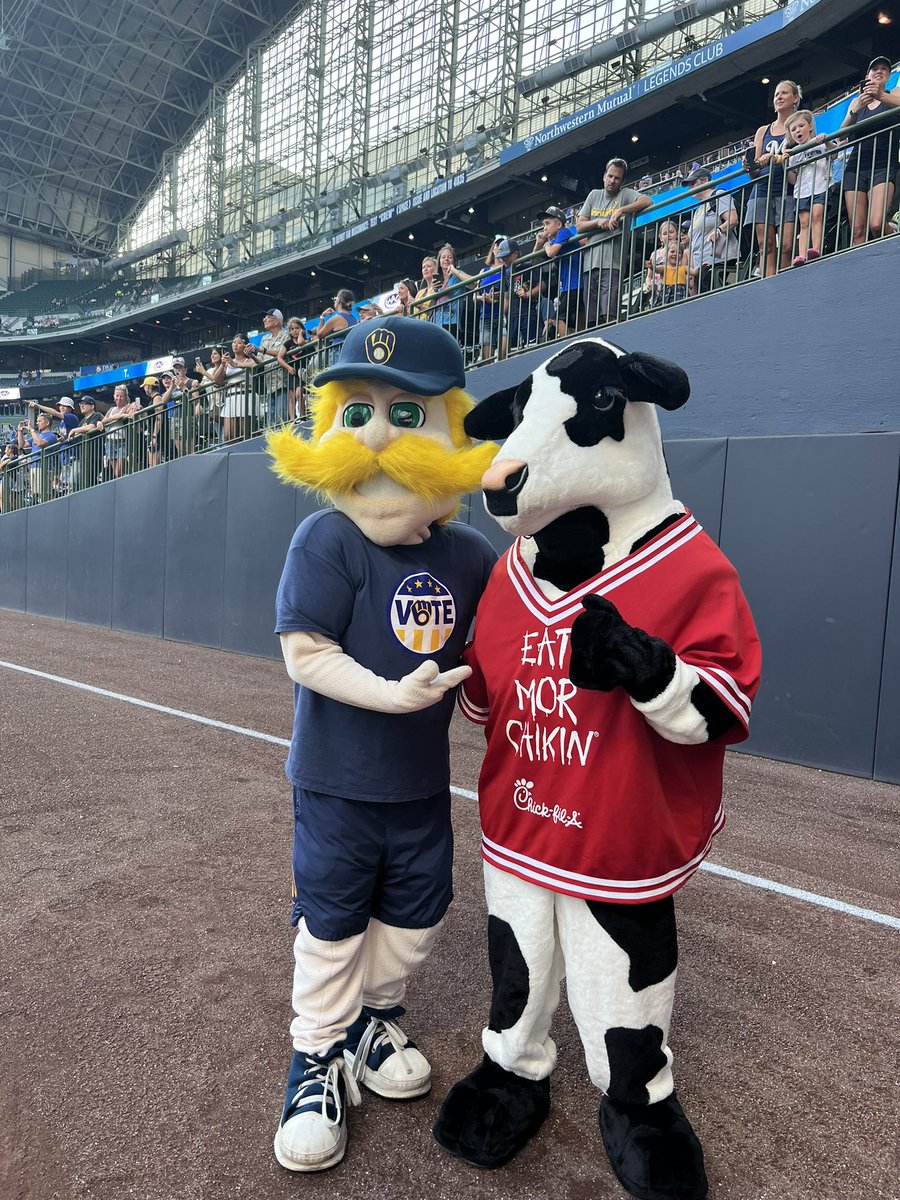 Chick-fil-A Pewaukee tweet media