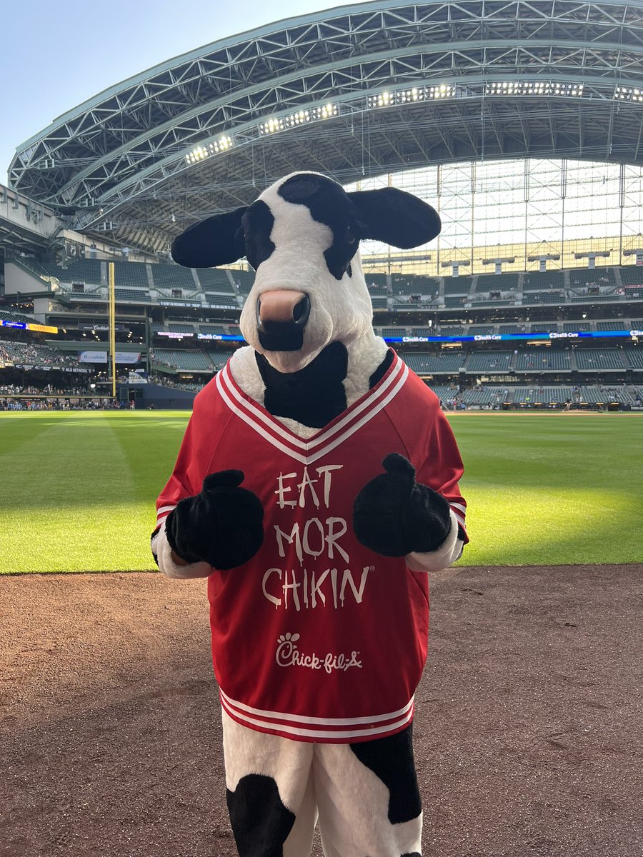 Chick-fil-A Pewaukee tweet media