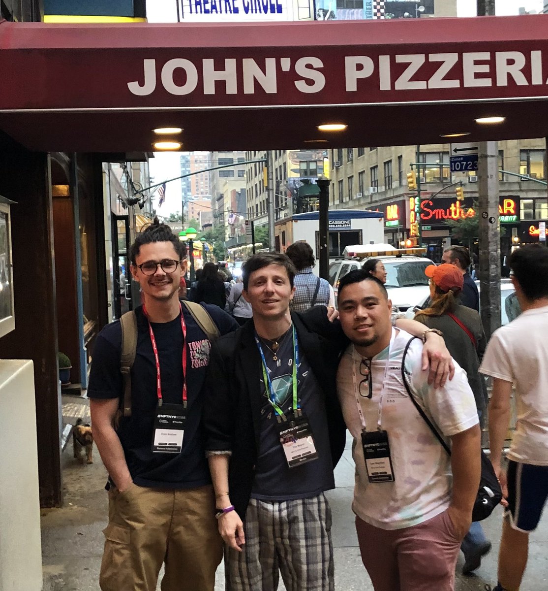MaverickMedia15's tweet image. Picking up some late night pie at @JohnsOfBleecker with @metabunni &amp;amp; @NeFariousToken at @NFT_NYC 2022🔥

Best Pizza in NYC @onebite🚨

#NFTCommunity #NFTNYC #Web3 #NFTNYC2022 #NYC #CityToCity #pizza