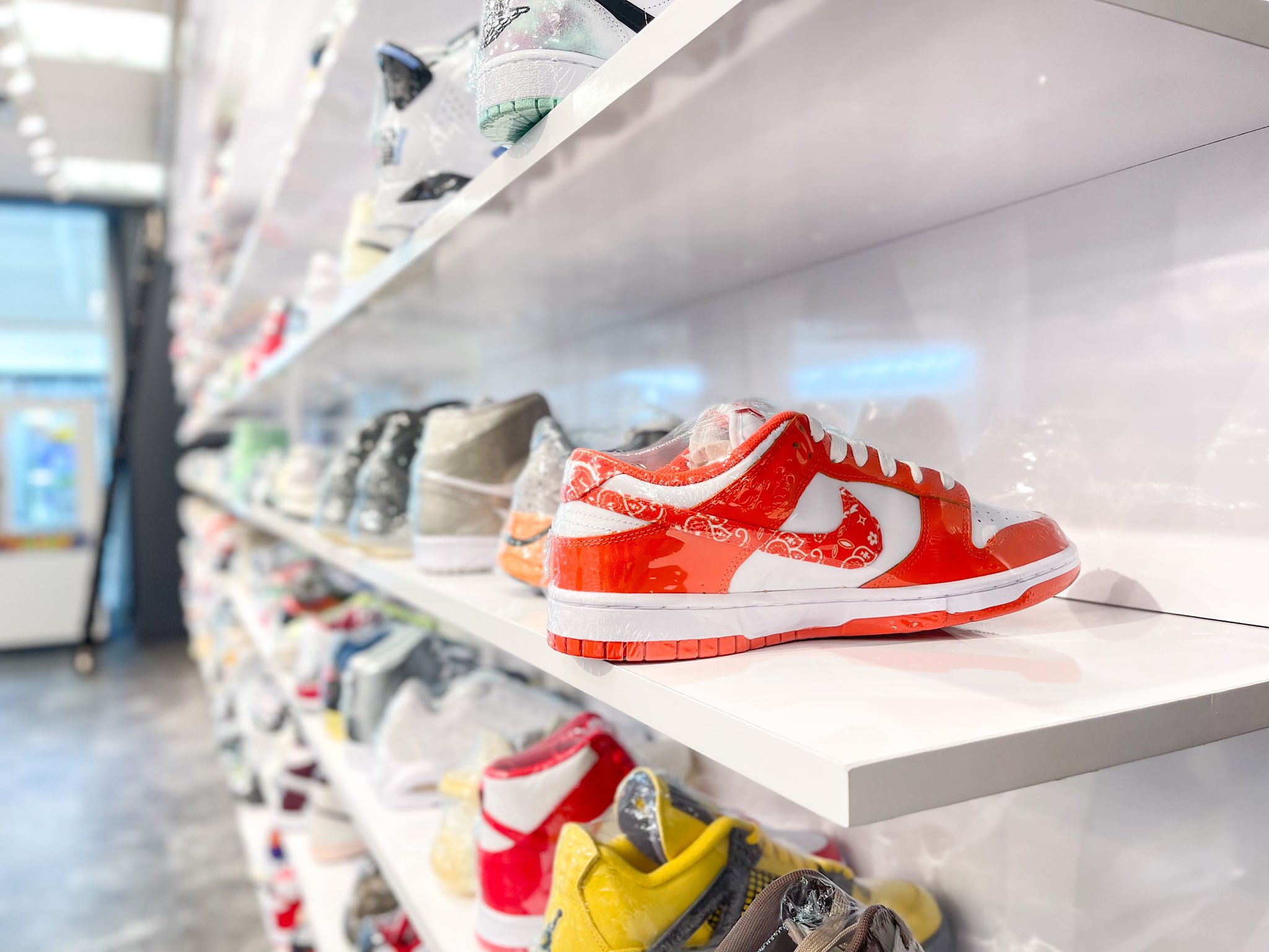 Sneaker stores in mall of america sale
