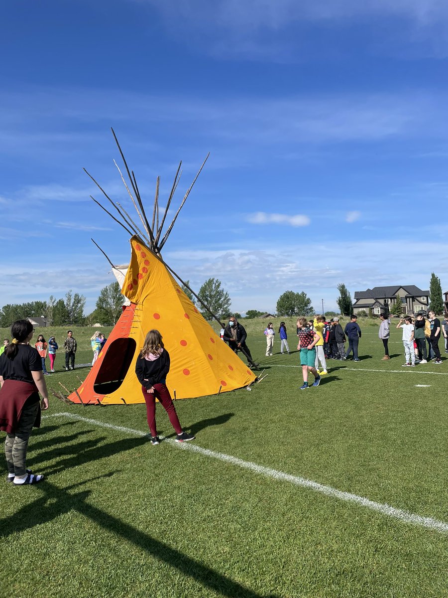 Thanks <a href="/EastLakeRVS/">East Lake School</a>. Wonderful celebration and learning happening all around the school! #rvsed #NationalIndigenousPeoplesDay <a href="/rvsed/">Rocky View Schools</a>
