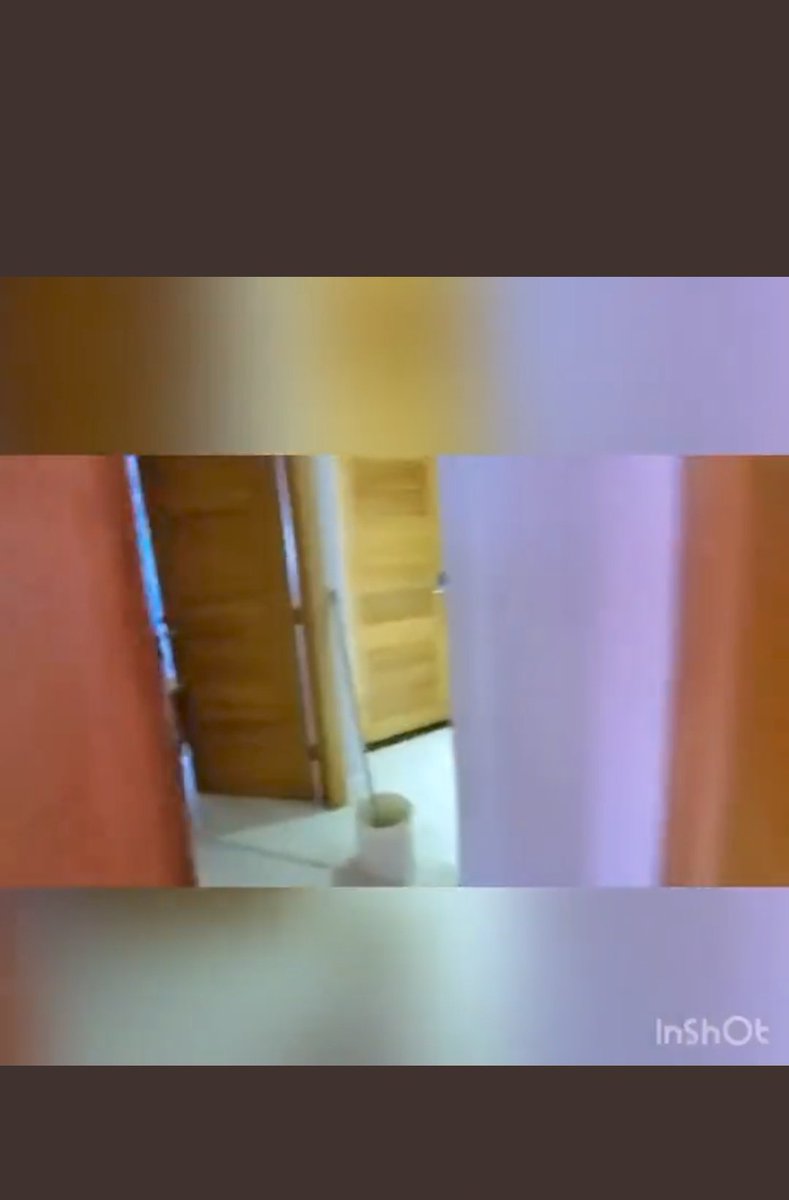 OVAMDr's tweet photo. @cosasdemmn1 Que venda una de esas televisiones o Aires para que le compre un wringer trolley a la del servicio https://t.co/jFoQrnaeVZ