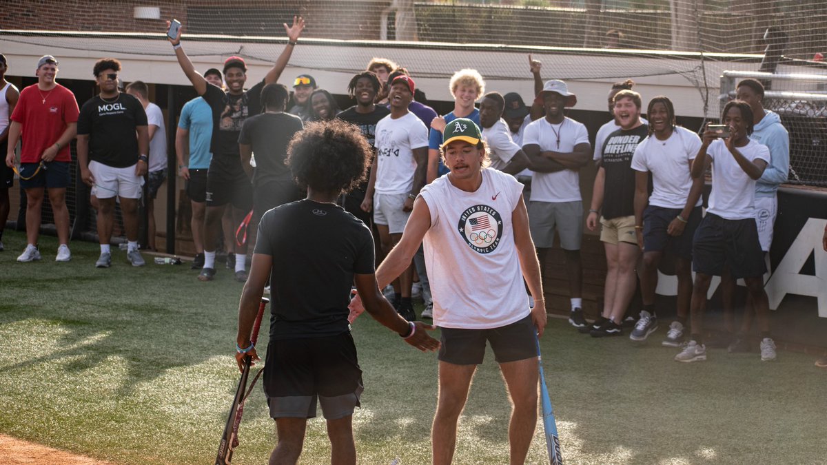 ElonFootball's tweet photo. A little home run derby tonight. Congratulations @jrallen005 on earning this year’s crown! #AED https://t.co/QptWtgaCkX