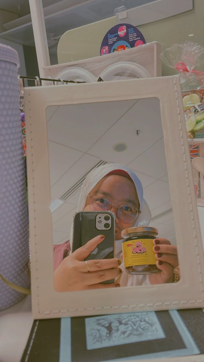 KtcatsRahman's tweet photo. Morning fr Makjah , sambalmakjah &amp; Innai 🙈 
Apa beza Makjah &amp; @Neelofa ? Takde beza dedua pakai tudung @ButikNaelofar &amp; Innai NunHa 😝 
.
Nak Innai Dm Makjah tau tau.. 
Nak sambal na link 👇🏻

https://t.co/EpasBBqvZ2 https://t.co/j88wxe8drr