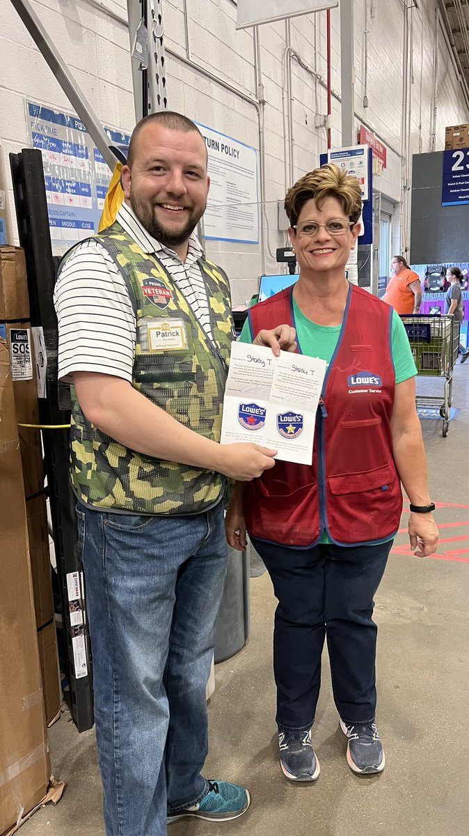 lowes627's tweet photo. Great job to our reigning cashier of the month, Wes for earning his bronze credit badge and a red star and our pro cashier superstar Stacy for earning her gold star! @DustinCornell5 @BlueBoxR1 @MikeJDemps https://t.co/frPR8GTrRd