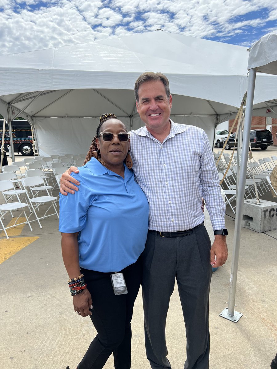 price_Ty's tweet photo. @bryanmimsWRAL yesterday I meet one of the nicest member of my WRAL Family. Bryan I will always remember this day, I hope if(when) we meet again you will remember me! https://t.co/oPGPNDRKJQ