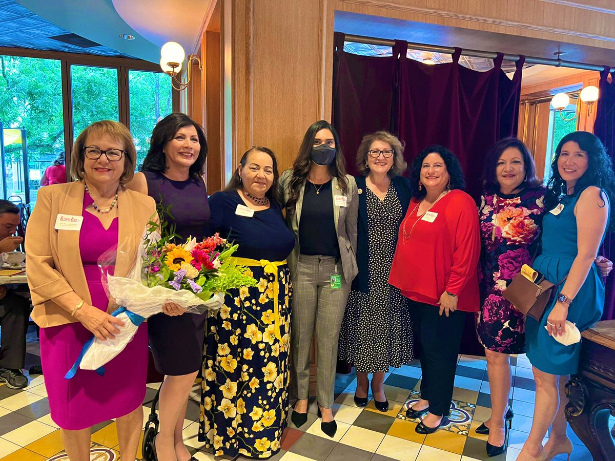 ✨✨We had the honor of having @SenSusanRubio & @AsmReyes47 @AsmJoseMedina @AsmCervantes @suzettemartinez attend our annual Politics & Pozole #Sacramento event! 🏛

Thank you for your consistent support as we seek to elect more Latinas into office! 
#LatinasLeadCA