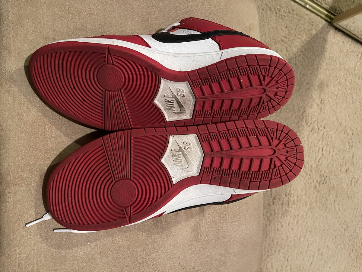 IAm2AverageJoes's tweet photo. @RetailTuesday Used, great condition. Comes with box and black laces.
$500 shipped #RetailThursday https://t.co/6uyTZaxbjL