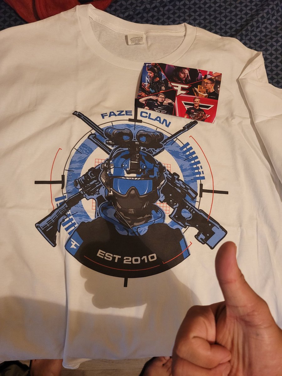 Roldy100's tweet photo. Can't wait to wear this tonight!!! FAF!!!! @Razz you already know #FaZeRazz soon!!! https://t.co/GhhLc4Obd2