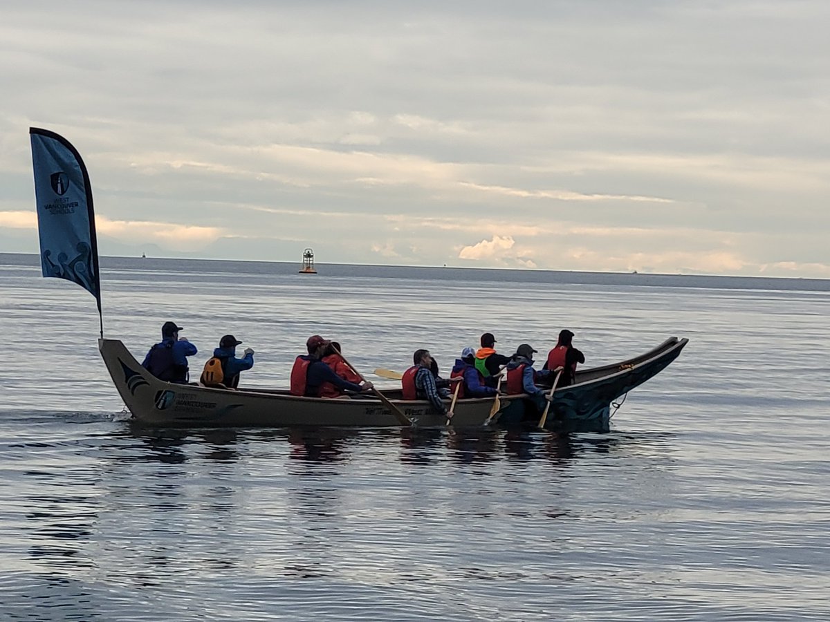 What a team <a href="/WestVanSchools/">WestVanSchools</a> paddling Tel' Tiwet (West Wind) together into the sunset on National Indigenous People's Day! Huy chexw a! #westvaned  <a href="/IanKennedy1/">Ian Kennedy</a> <a href="/SLShortall/">Sandra-Lynn Shortall</a> <a href="/tkolkea/">Trevor Kolkea</a> <a href="/lizhill45/">Liz Hill</a> <a href="/cparslow/">Chris Parslow</a> <a href="/revans45/">Robyn Evans</a> <a href="/laura_magrath/">Laura Magrath</a> <a href="/cparslow/">Chris Parslow</a> &amp; Julia Leiterman 😊👍