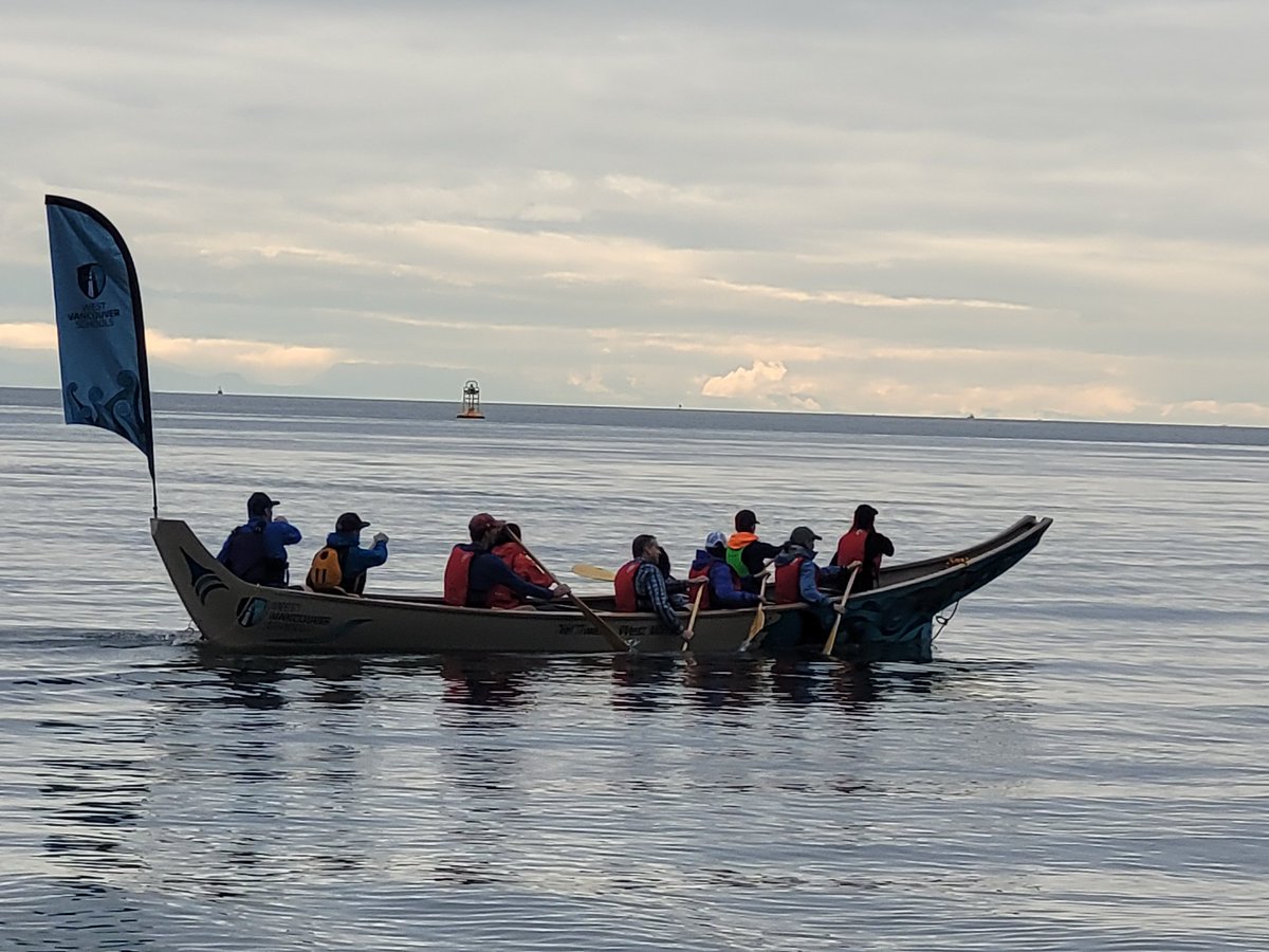 What a team @WestVanSchools paddling Tel' Tiwet (West Wind) together into the sunset on National Indigenous People's Day! Huy chexw a! #westvaned @IanKennedy1 @SLShortall @tkolkea @lizhill45 @cparslow @revans45 @laura_magrath @cparslow & Julia Leiterman 😊👍