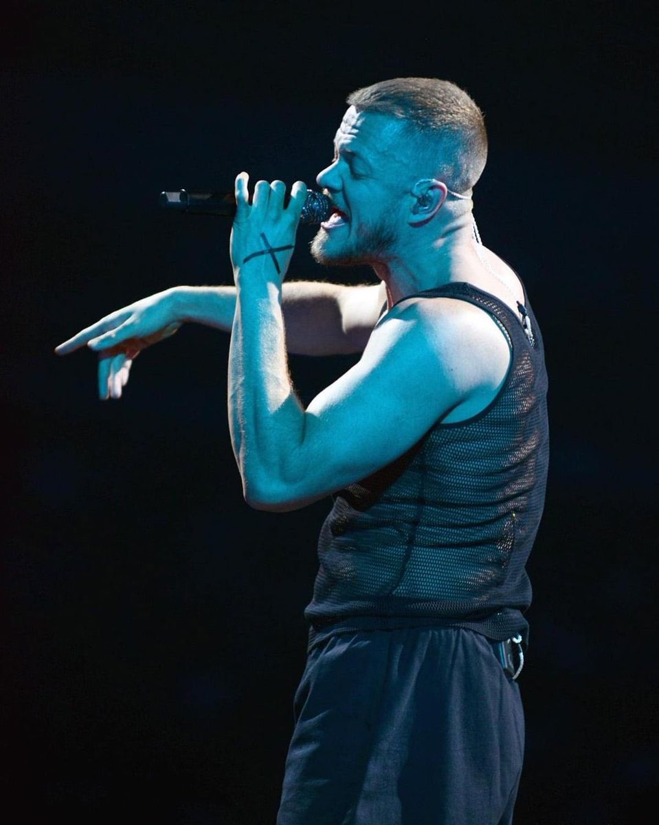 RetroJoe94's tweet photo. This is for you, @Threemenandaben!

@DanReynolds is the best when he’s being @DanReynolds, which is all the time, because only @DanReynolds knows how to be @DanReynolds.

#ThinkAboutDanTime #Dantastic @Imaginedragons https://t.co/n0GIAMyqRE