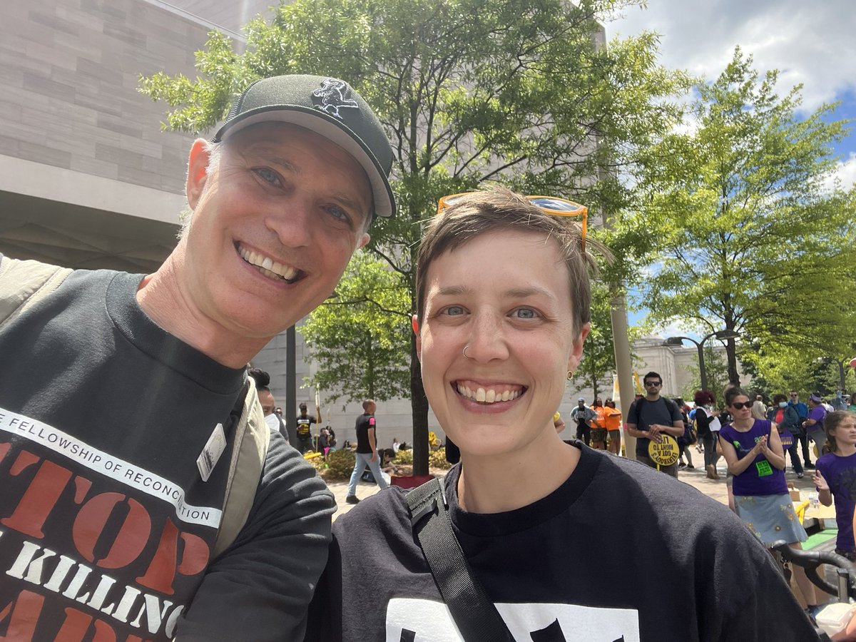 ethanvf's tweet photo. True peeps at the #PoorPeoplesCampaign Doing Justice, Loving Mercy, Walking Humbly with their Creator https://t.co/L5uP2CCZ3r