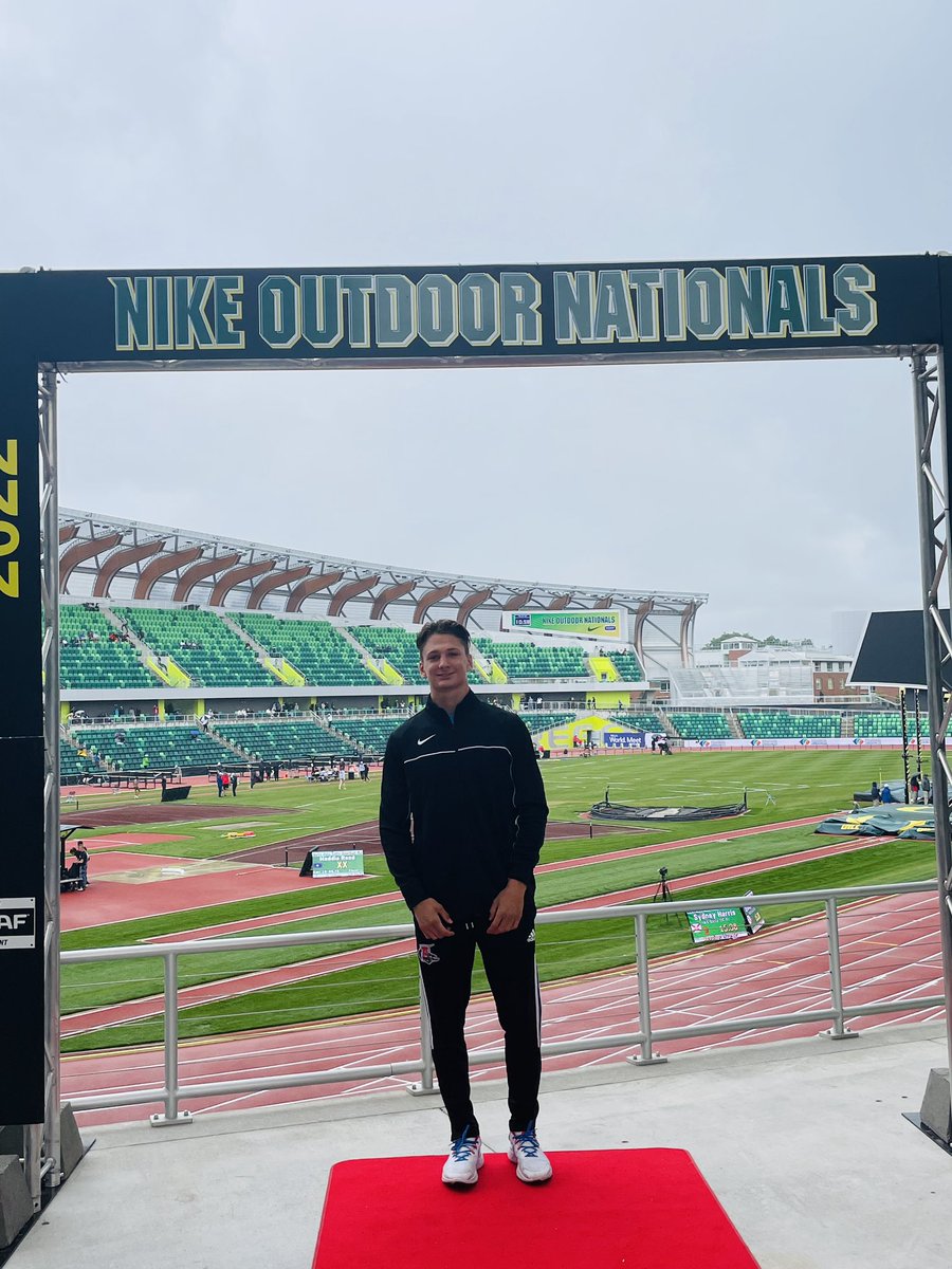MaxReb2023's tweet photo. Awesome experience at Nike Outdoor Nationals at Hayward Field. So cool to vault at the same site as the world’s best later this summer! https://t.co/50IpxZzm1t