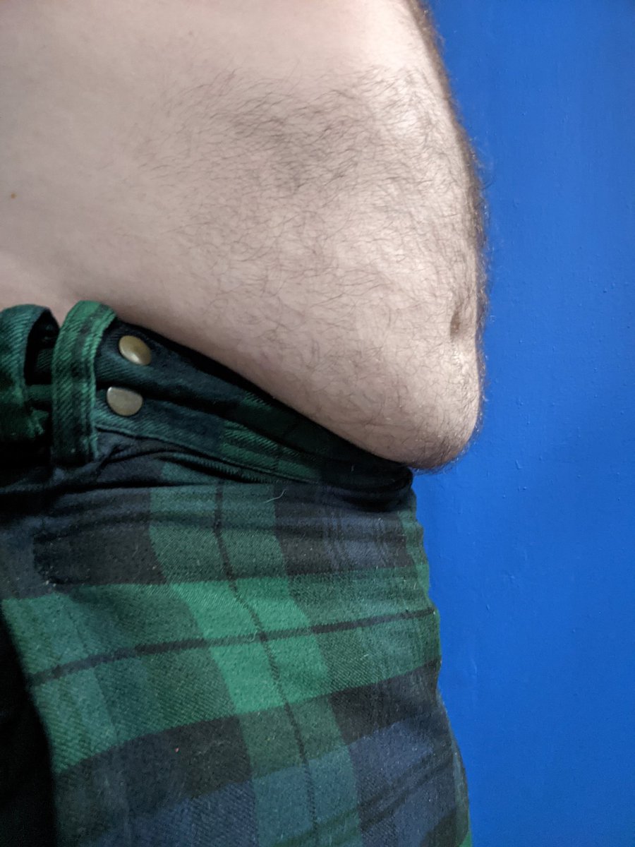 SpiderStrumpet's tweet photo. My tummy finally goes over my kilt. 😘 I'm excited to burn it when I take my shirt off during pride. #tummytuesday https://t.co/LRcrLN8a1P