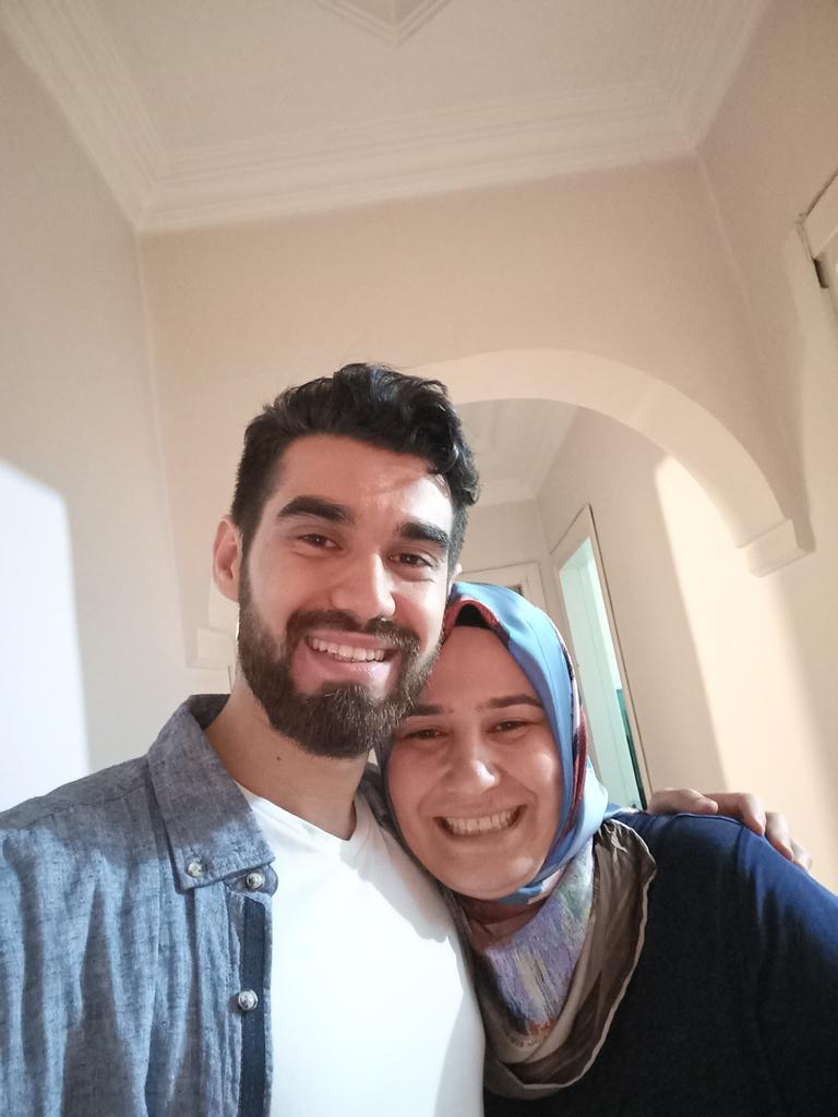 İcerde ki evlatlarimin hepsini  alana kadar mücadeleye devam edeceğim.