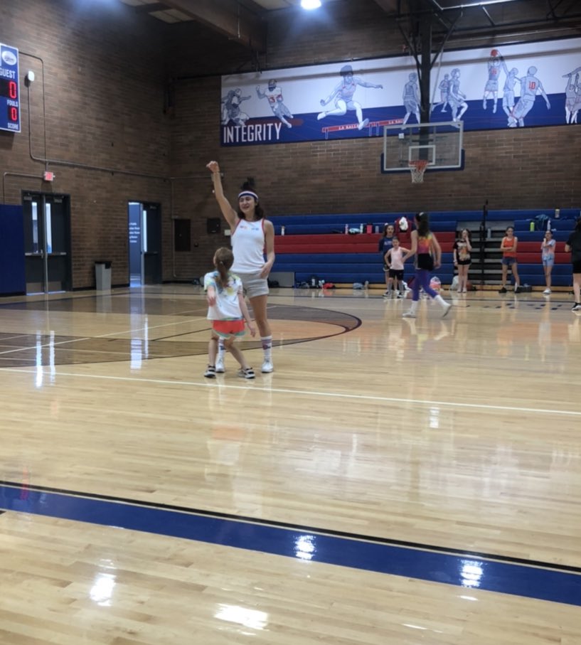 Kwedin1's tweet photo. Youth Camp Day ✌🏽 in the books! 1980’s was the theme and the coaches and campers turned out for both sessions! We love what we do! #Givingback #Favoriteweekoftheyear https://t.co/K29QSOZvs6