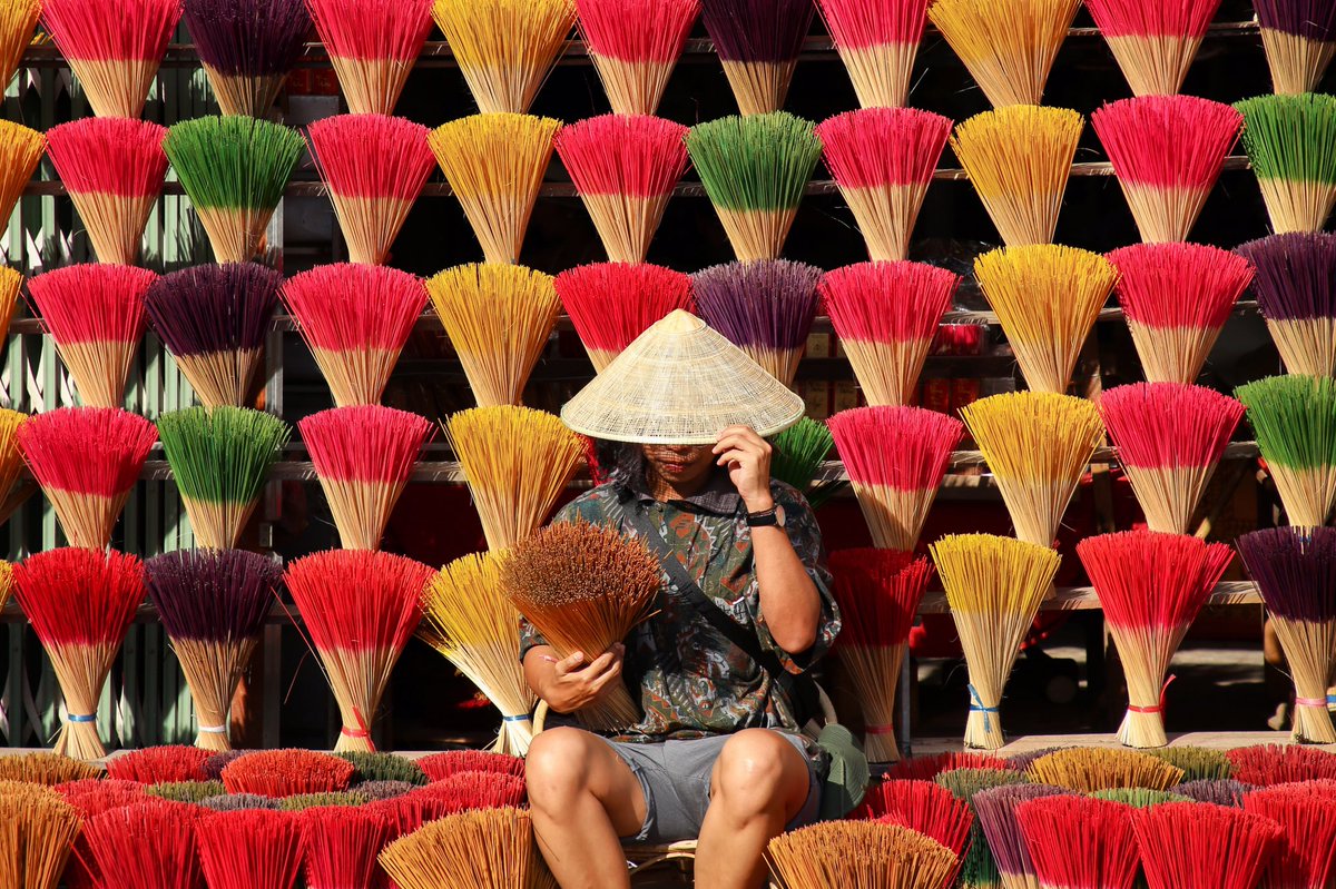 ZamJessada's tweet photo. Charming of Incense Village, Hue, Vietnam
#พาสสปอร์ตอย่างเดียวเที่ยวเวียดนามได้
#EatarroundGoaround #กินไปทั่วยั่วไปเรื่อย https://t.co/PnQZD0QXiN