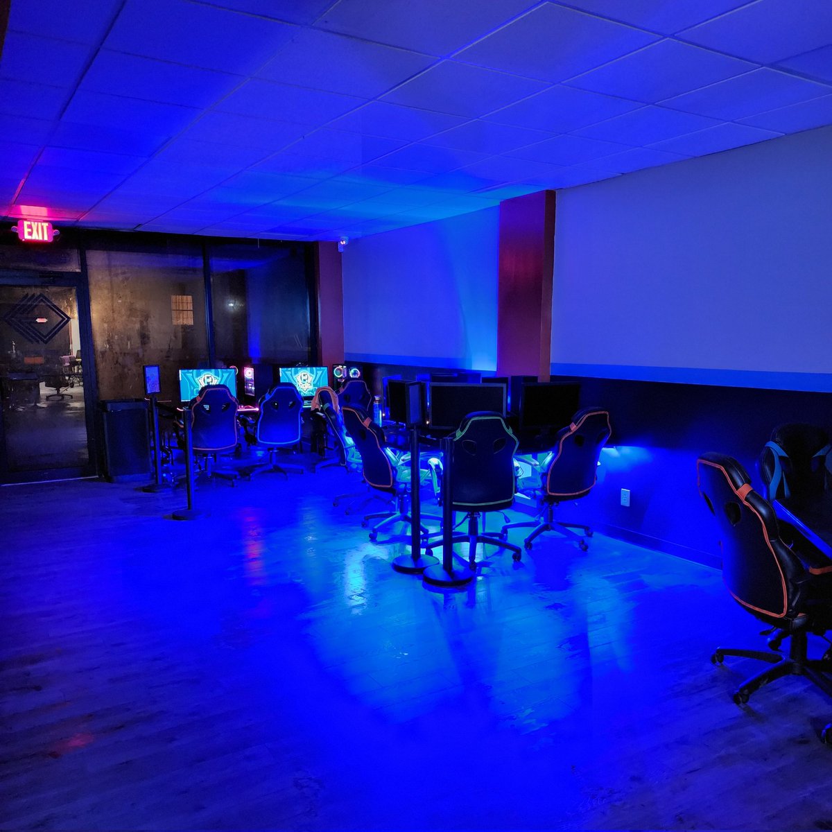 Gr8rGaming's tweet photo. SOUTH ASHLAND LOCATION OPENING THIS FRIDAY!! (06.24)
This will be a "soft opening" for now, check out the full details over on our FB page:
https://t.co/ZyePtbM29a
#BeGr8r #SoAsh https://t.co/1vCmFyluWO