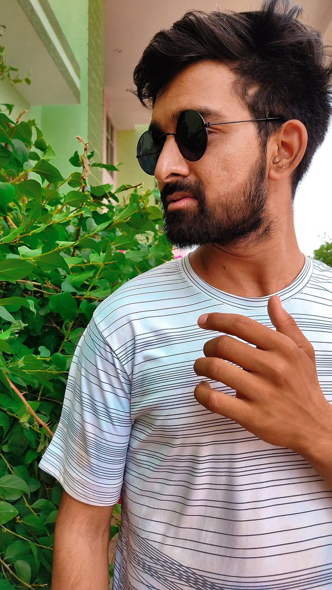 mv_kankar's tweet photo. थोड़े नासमझ थोड़े नादान है हम,

पर जैसे भी है सिर्फ तुम्हारे है हम ....

#today #your #happy https://t.co/YVV4lDAYG5