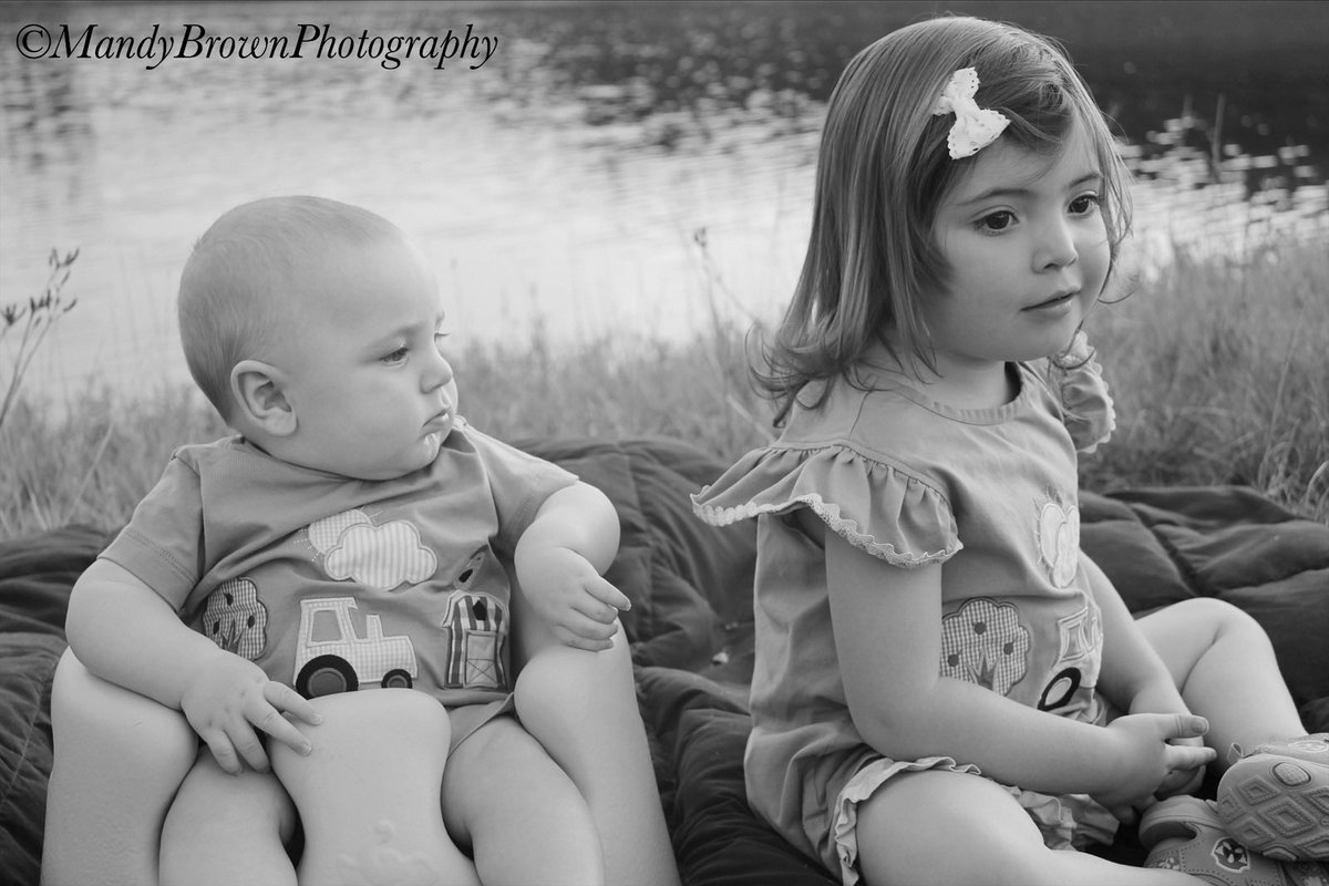 MandyBrown1720's tweet photo. My sweet babies 2 and a half and 6 months. #CTBrown #SkylarRay https://t.co/MbAQyavCnD
