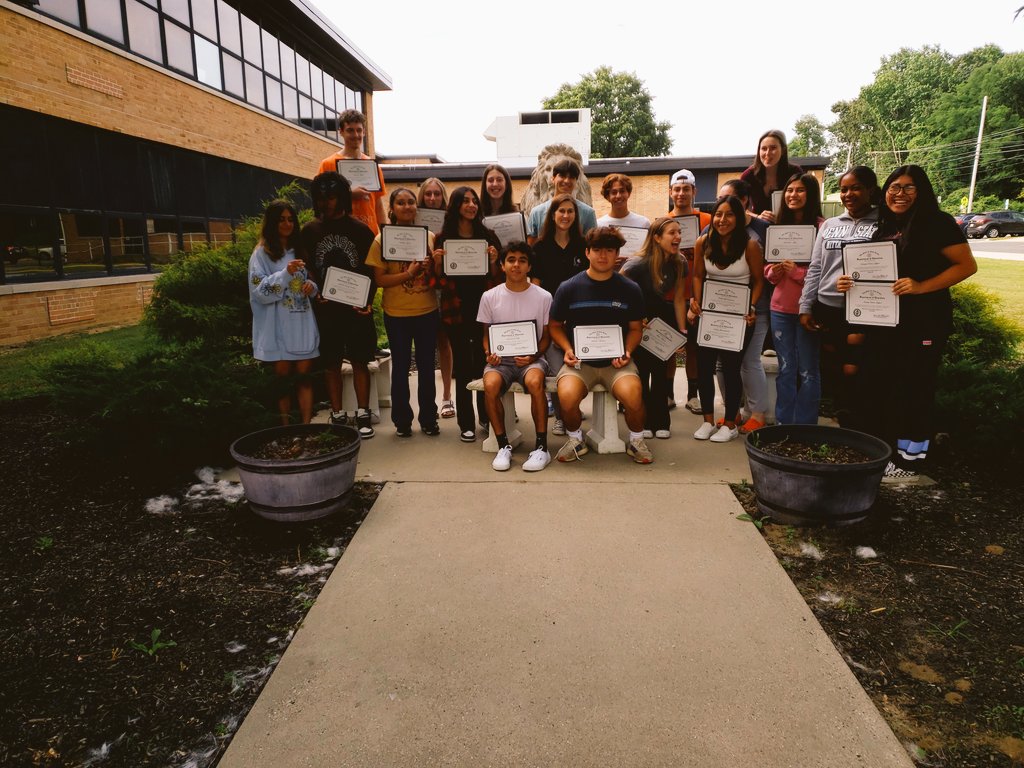 Patricia Cartier (@hsnprincipal) on Twitter photo HS North French teacher, Diane Jones and Spanish teacher, Jenn DeMaria, join in the group photo with 18 students who received their Seal of Biliteracy certificates and pins. #MTPSpride <a href="/MTPSpride/">Middletown Township Public Schools</a> <a href="/HighSchoolNorth/">High School North</a> @DrReginioHSN HS North French teacher, Diane Jones and Spanish teacher, Jenn DeMaria, join in the group photo with 18 students who received their Seal of Biliteracy certificates and pins. #MTPSpride <a href="/MTPSpride/">Middletown Township Public Schools</a> <a href="/HighSchoolNorth/">High School North</a> @DrReginioHSN