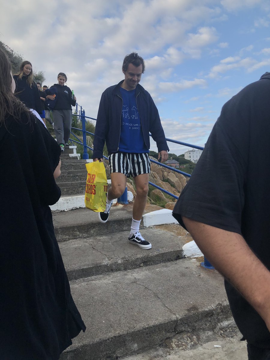 katelynhallows's tweet photo. when you go for a swim in vico and meet harry styles... #HarryStyles @UpdateHLD https://t.co/et2eVWBQ3a