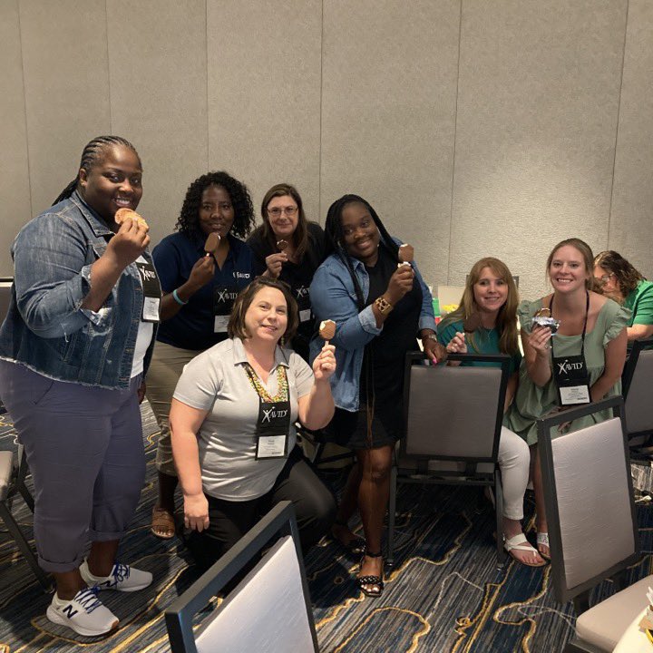 EKimpton's tweet photo. Such amazing collaboration going on with Furman Middle and DO site teams that we deserved an ice cream break!🍦😍 #AVID4Possibility https://t.co/LbxojaQ6pz