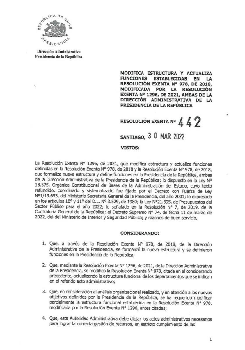 joseantoniokast's tweet image. ¿En qué momento nuestra República se convirtió en una Monarquía? ¿Por qué Irina Karamanos tiene un gabinete con nombre y apellido? ¿Por qué el Estado está al servicio de ellos y no de los chilenos? Que verguenza.