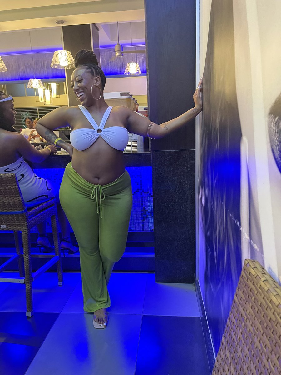 itsdariibxtch's tweet photo. Here’s to 27 years around the sun 🥳 https://t.co/XkC4eAVdOw