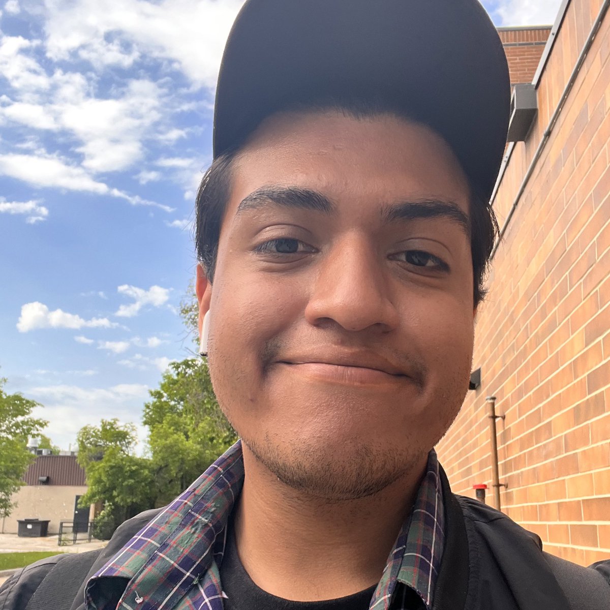 happy to now tweet to you from a new account!

I’m a Winnipeg copywriter, <a href="/uwinnipeg/">UWinnipeg</a> alum, and I like to connect about pop culture, online trends, and most of all, writing and editing 🧑🏽‍💻

I also do marketing and communications now with <a href="/BBBSWpg/">Big Brothers Big Sisters of Winnipeg</a>