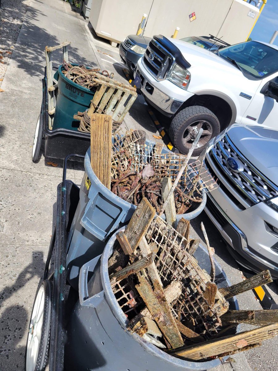 LinsayRousseau's tweet photo. Day one complete diving in @BiscayneNPS helping clean up the coral reefs. 875lbs total. Thanks at @TheWAVESProject @NationalParkFdn @BiscayneNP. Will keep you all updated as the week progresses. 

#scubadiving #reefcleanup #coralpreservation #nps https://t.co/L8tE6G9Jvp