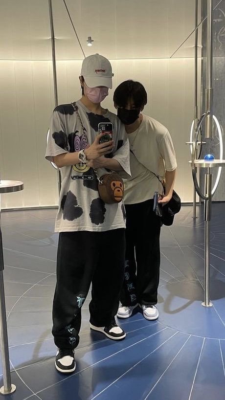 stillwith_jjk1's tweet photo. huhu tiba-tiba kangen banget sama lewon 🥺😭😭😭 sehat-sehat ya kalian love you 🧡🧡🧡 @trainee_a #TraineeA #lewon #Sangwon #Leo https://t.co/L98I7RKGcu