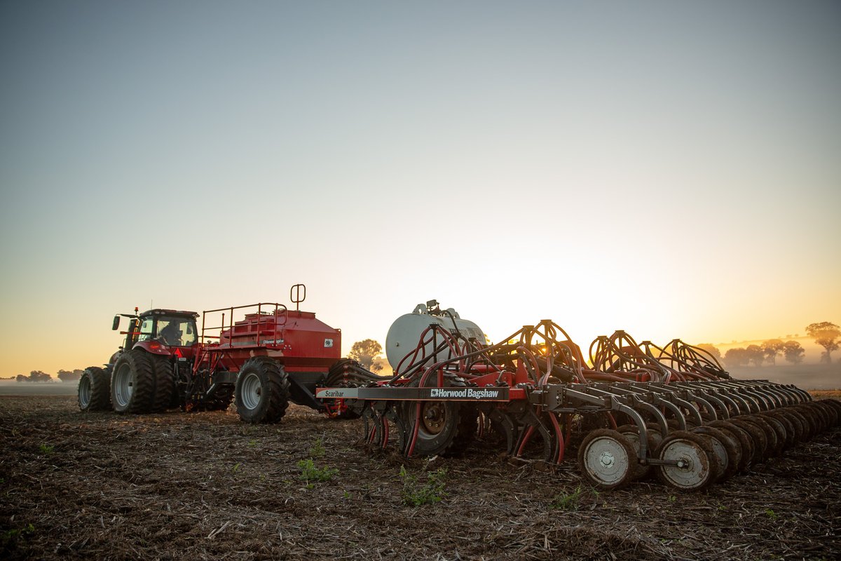 australianmade's tweet photo. AUSTRALIAN MAKERS: Meet the team from @CNHIndustrial, proud manufacturers of Australia’s most respected agricultural equipment manufacturers, the K-Line Ag and Horwood Bagshaw. 

https://t.co/RpHCj0BymQ 

#AustralianMade #AustralianMakers https://t.co/hkOPlCBDYm