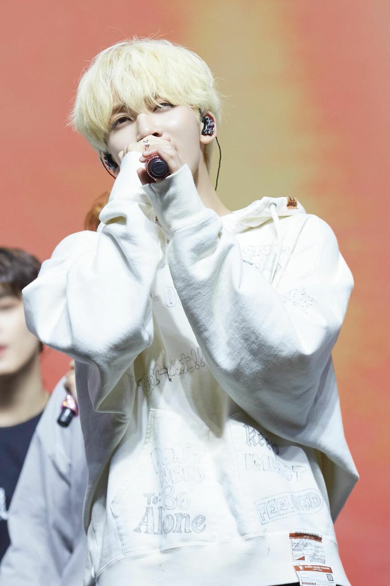 hourly jeonghan (@jeonghanhour) on Twitter photo 