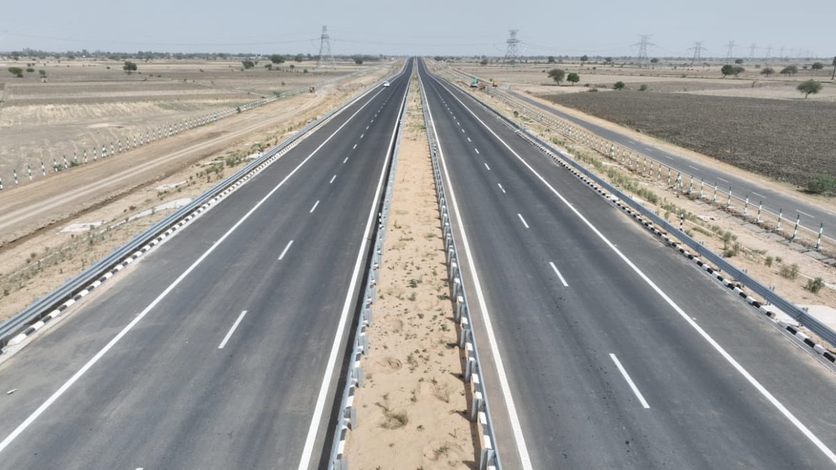 theupindex's tweet photo. BIG

PM Modi is expected to inaugurate Bundelkhand Expressway on 13 July in Jalaun

296 kms expressway was constructed in just 28 months, 6 months ahead of schedule

PM will also lay foundation of Delta Defence’s plant in Jhansi to manufacture bullets for INSAS rifles https://t.co/nPkqp4X2Be