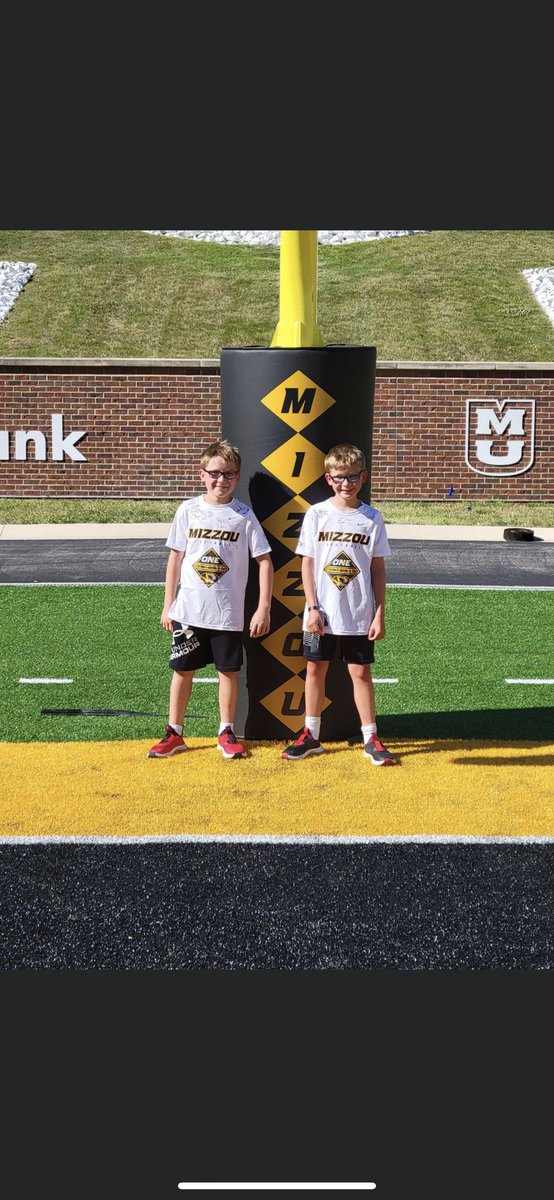 amonroe0723's tweet photo. Thank you @CoachDrinkwitz @MizzouFootball my boys had a blast. #miz https://t.co/siqSXwEDL8