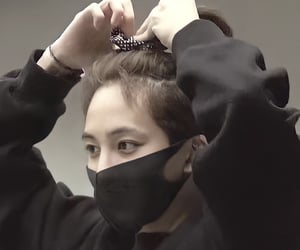 hourly jeonghan (@jeonghanhour) on Twitter photo 