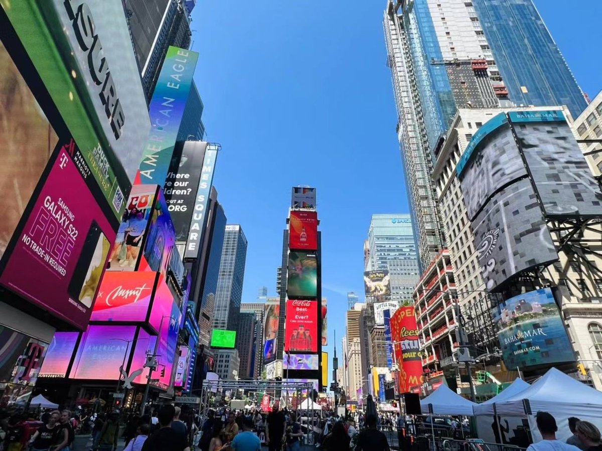 myEarthNFT's tweet photo. Wheres all my NFT NYC people at!! Share your experience under our post. Let us know what you think of the event!

#NFTNYC2022 #NFTNYC #NFT https://t.co/GIjZVHnvr0