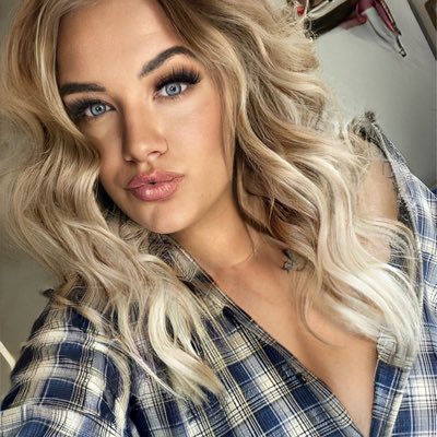 Picture update now that I’m blonde again or something 🤪