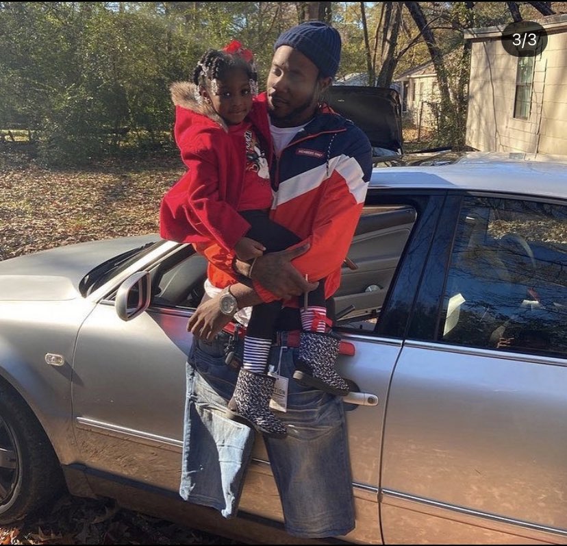 junkyarddr3's tweet photo. Is this nigga floatin?! 🤔 https://t.co/N6FIr2toNb