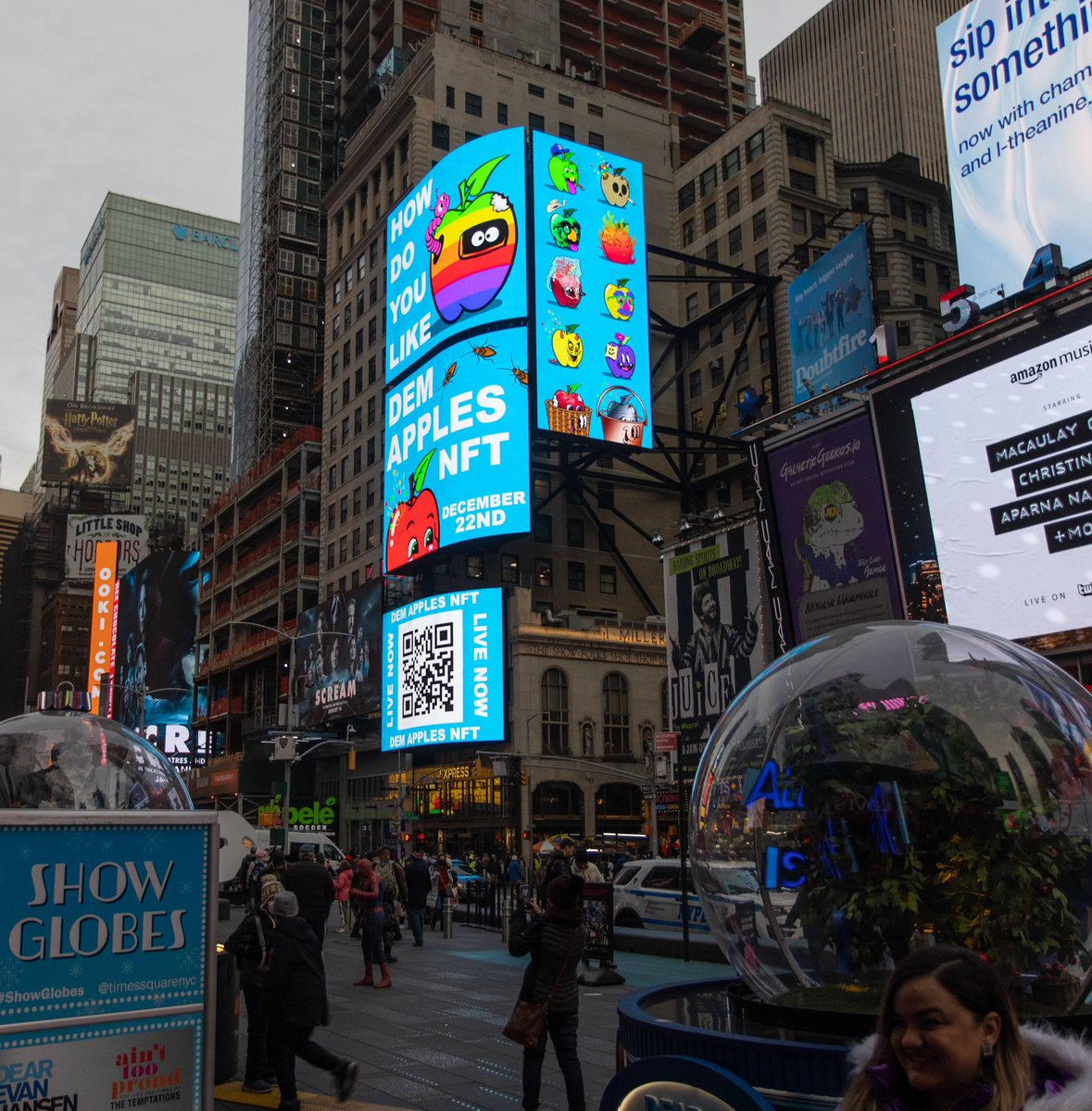 Goodboygriffin's tweet photo. Miss you NYC, but I’ll be heading to London this week for my first Big international ART show 🥹🍎 https://t.co/sUNXfgwB4q