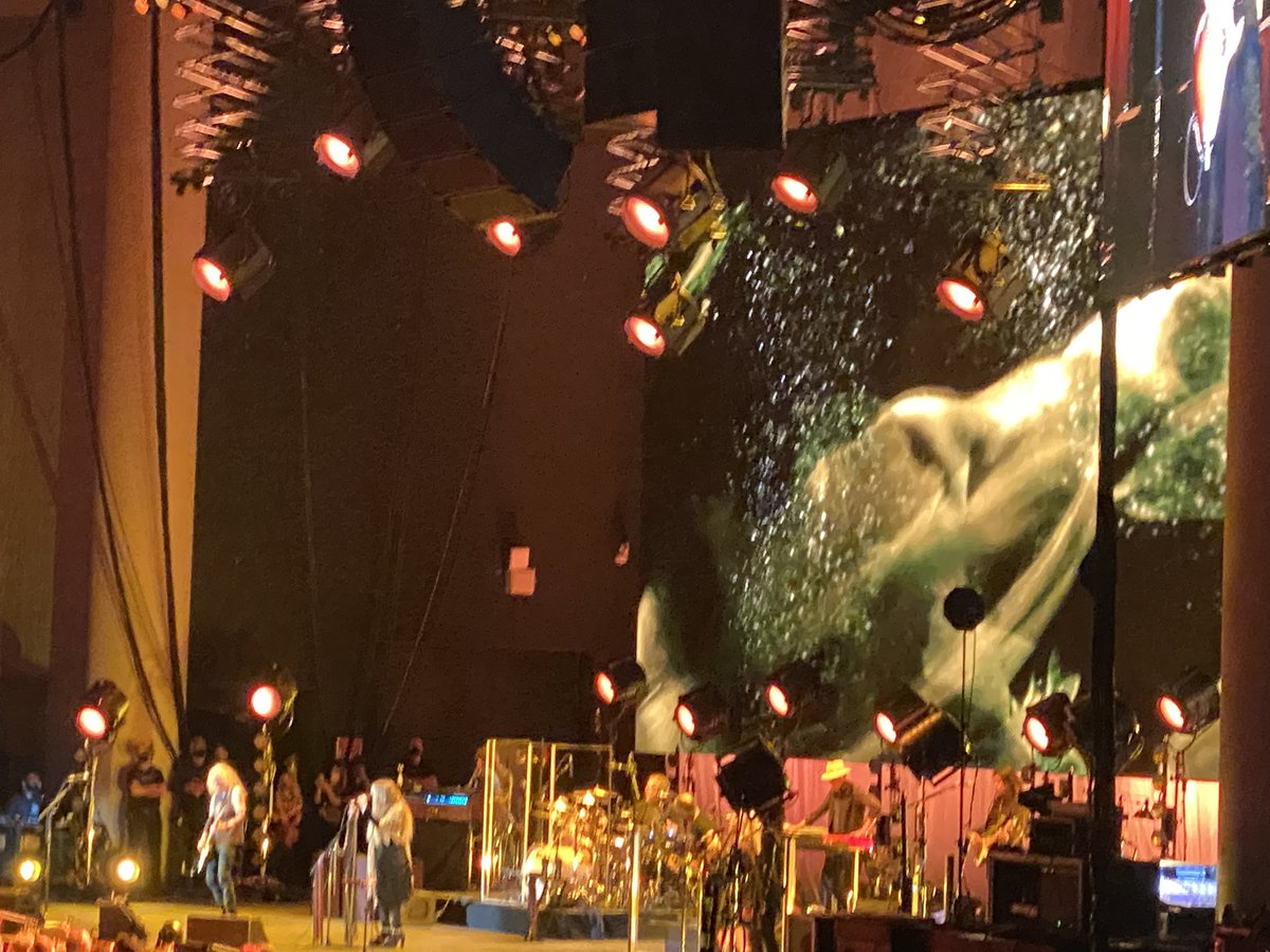 Chalkboardbrew's tweet photo. @ruoffmusicenter wow #legend https://t.co/nl6LcPW5eZ