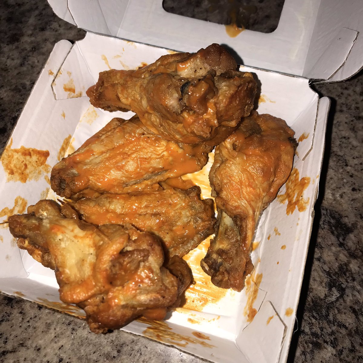 2CoolRulz's tweet photo. @BWWingsCares can you spot the issue? https://t.co/jgZ6DWVXwF
