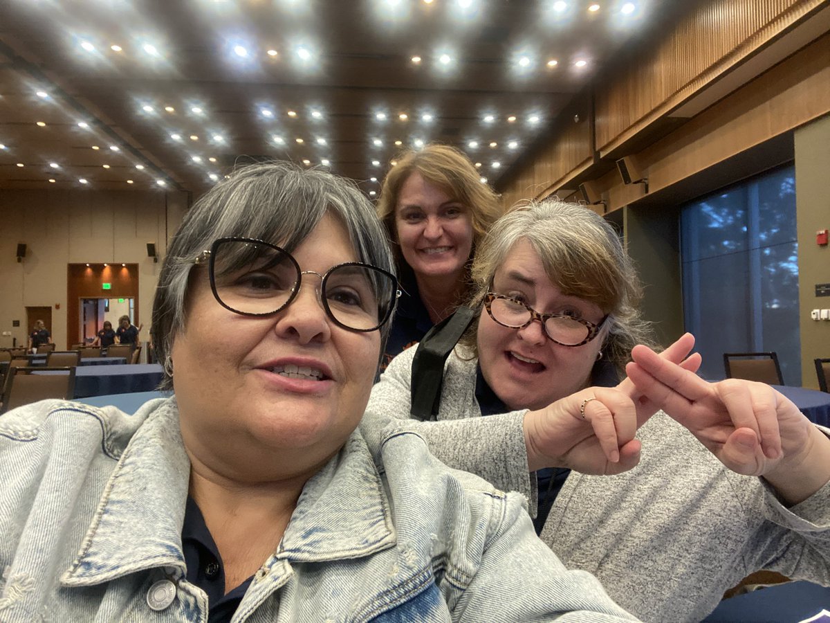 Nelida760's tweet photo. WAVERIDERS cheering on from basecamp #ACSASI2022 #teamstephanie https://t.co/BLz9zSRuEz