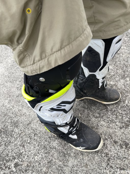 ハーパンってだけで気軽さとか圧迫感とか色々解放されて快適すぎる 