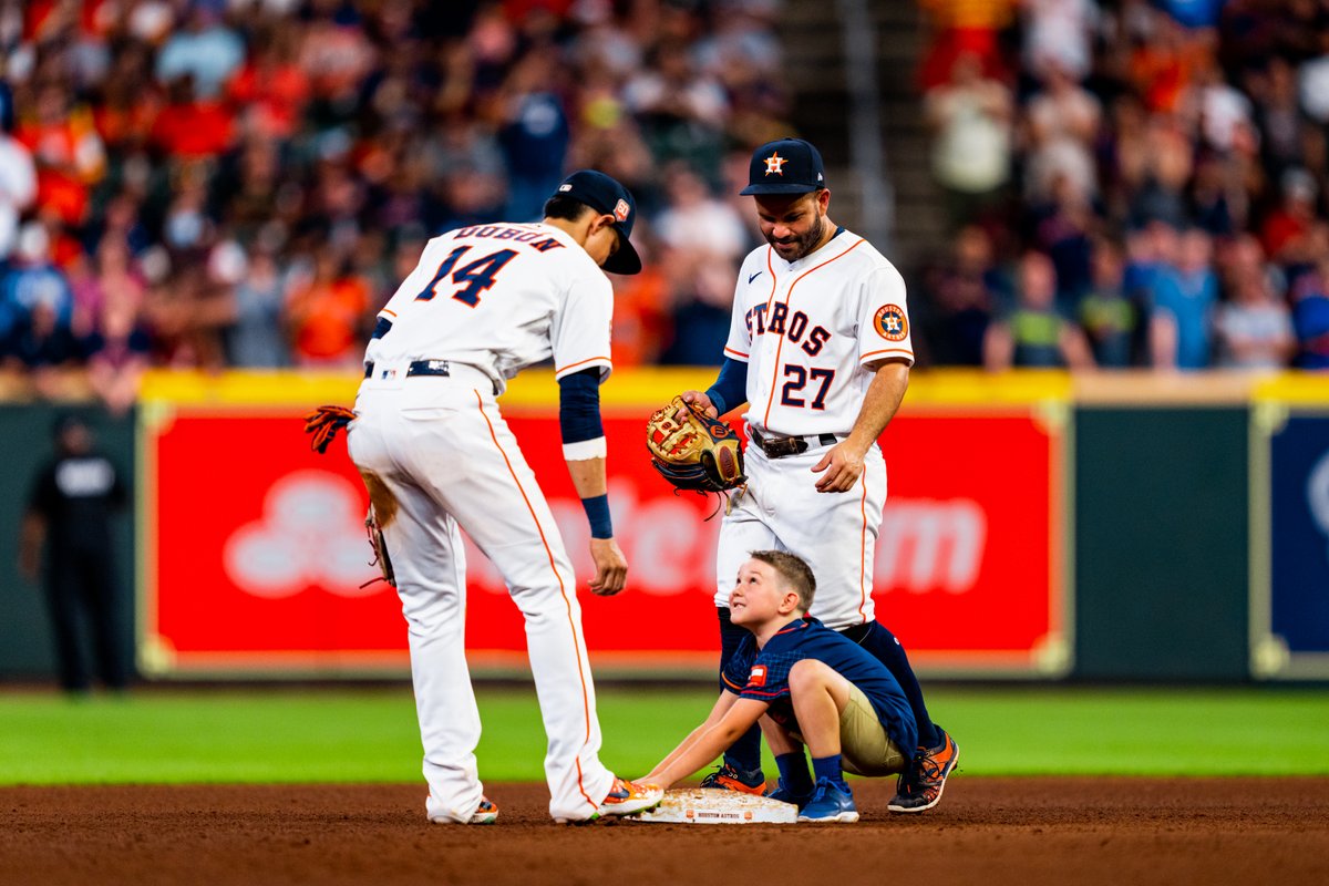 astros's tweet image. We told 6-year-old Oliver to "steal a base".

Mission accomplished.