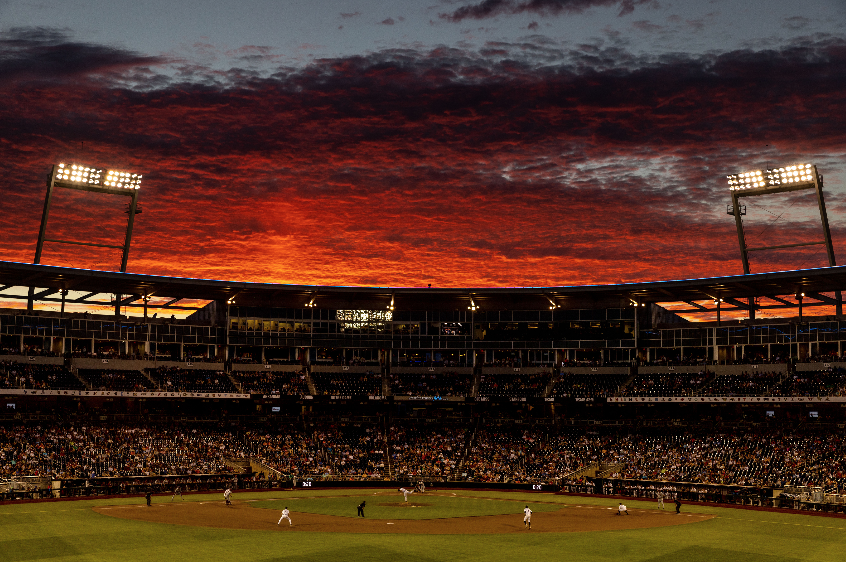 OWHnews's tweet photo. My friends..... this is #Omaha.

More #MCWS photos - https://t.co/oMPmAoZ257

@chrismachian 📷 https://t.co/lPRxbbUgWc